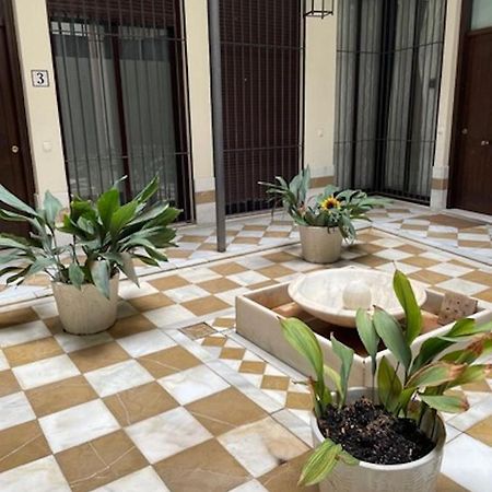 Holidays2Malaga Jinetes Junto Casco Historico & Parking Exterior photo