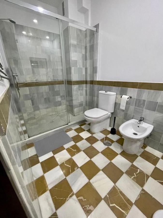 Holidays2Malaga Jinetes Junto Casco Historico & Parking Exterior photo