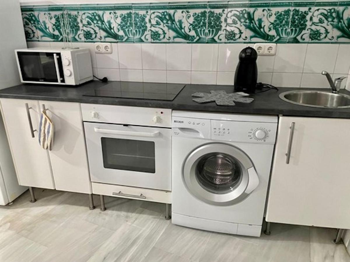 Holidays2Malaga Jinetes Junto Casco Historico & Parking Exterior photo