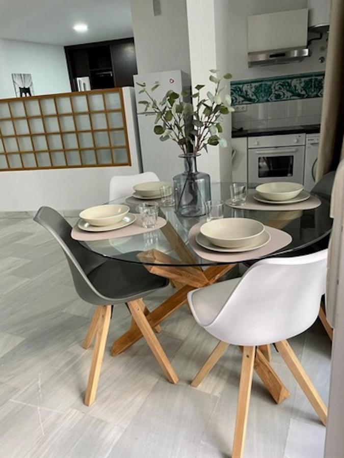 Holidays2Malaga Jinetes Junto Casco Historico & Parking Exterior photo