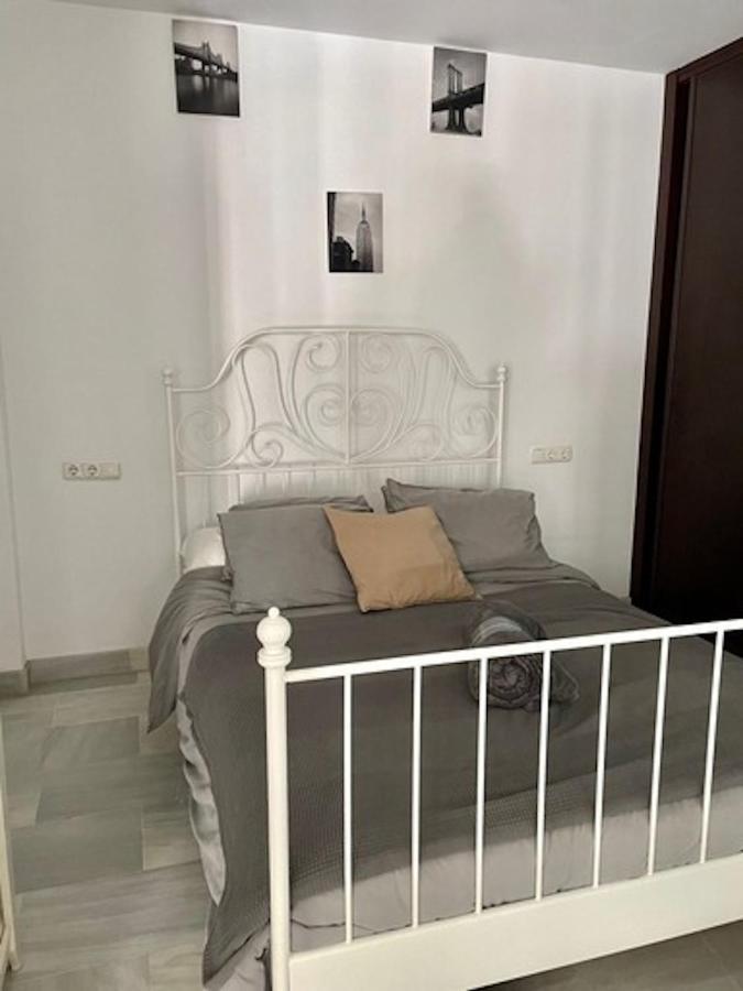 Holidays2Malaga Jinetes Junto Casco Historico & Parking Exterior photo