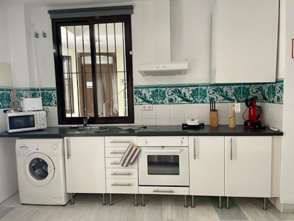 Holidays2Malaga Jinetes Junto Casco Historico & Parking Exterior photo