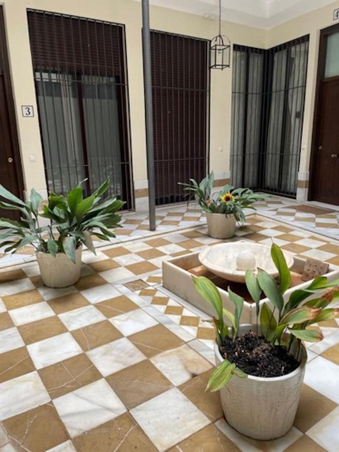 Holidays2Malaga Jinetes Junto Casco Historico & Parking Exterior photo