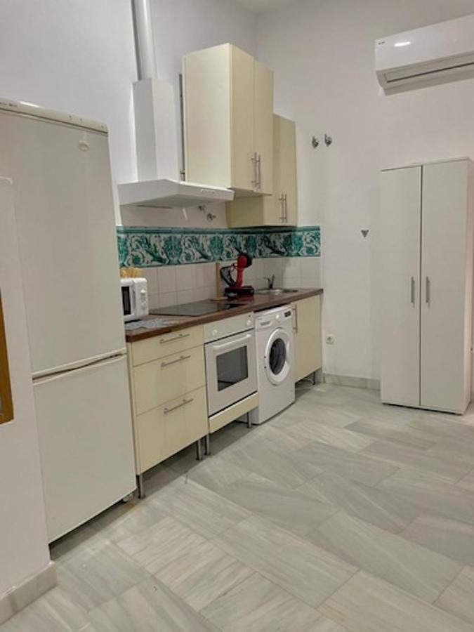 Holidays2Malaga Jinetes Junto Casco Historico & Parking Exterior photo
