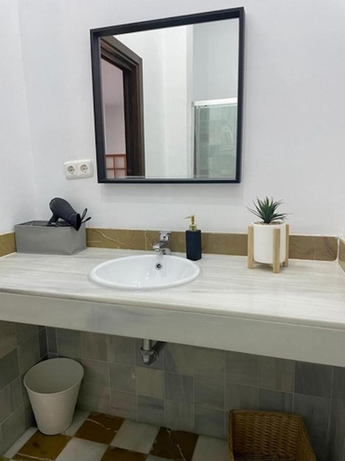Holidays2Malaga Jinetes Junto Casco Historico & Parking Exterior photo